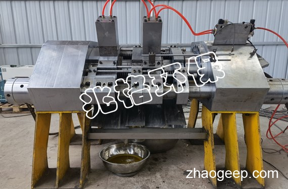 兆格環(huán)保全自動液壓榨油機(jī)核桃顆粒冷榨試驗取得成功
